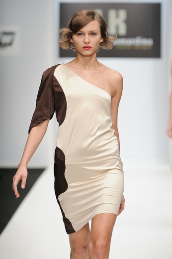 20101021 Людмила Комардина, RFW Коллекция весна-лето 2011 Face-to-Face. Фотографии предоставлены агентством «Артефакт». Фотограф Александр Азаров. 