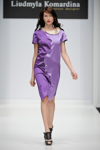 20101021 Людмила Комардина, RFW Коллекция весна-лето 2011 Face-to-Face. Фотографии предоставлены агентством «Артефакт». Фотограф Александр Азаров. 