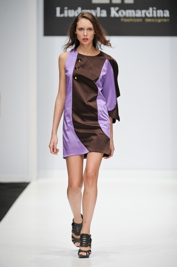 20101021 Людмила Комардина, RFW Коллекция весна-лето 2011 Face-to-Face. Фотографии предоставлены агентством «Артефакт». Фотограф Александр Азаров. 