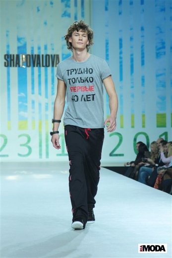 20101021 Антонина Шаповалова. Volvo-Неделя моды в Москве. Коллекция весна-лето 2011 «Распродажа». Фотография Натальи Лапиной, ИА «РИА МОДА».