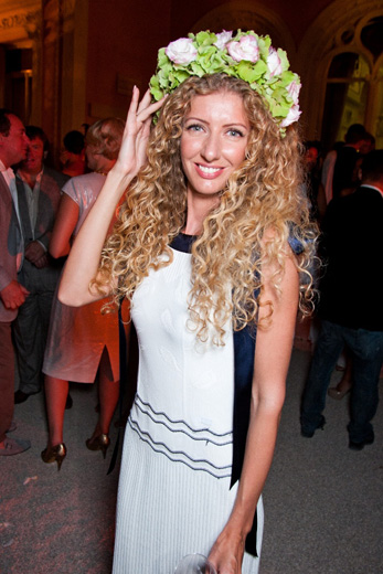 20100807 «Цветочная коллекция» на Bal des Fleurs в Ницце от Лены Васильевой. Фотография предоставлена организаторами. 