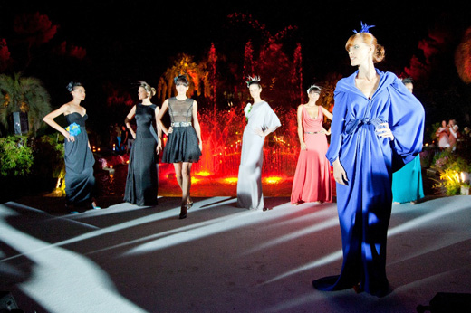 20100807 «Цветочная коллекция» на Bal des Fleurs в Ницце от Лены Васильевой. Фотография предоставлена организаторами. 
