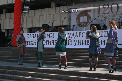 20100625 Номинация молодежная одежда, диплом III степени: Мифтахутдинова Аделя