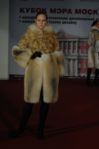 20101105 Выставка-ярмарка «Мультисервис - ХХI век. Мир комфорта и красоты – 2010». Конкурсные показы на «Кубок мэра Москвы в области изготовления дизайнерской одежды». Дизайнер Александр Подольский, ООО «LEON-ELITE» (Москва), коллекция «Шипы и розы». Фотография Андрея Малышева, предоставлена организаторами.