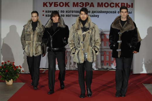 20101105 Выставка-ярмарка «Мультисервис - ХХI век. Мир комфорта и красоты – 2010». Конкурсные показы на «Кубок мэра Москвы в области изготовления дизайнерской одежды». Дизайнер Александр Подольский (Москва), коллекция «Драйв». Фотография Андрея Малышева, предоставлена организаторами.