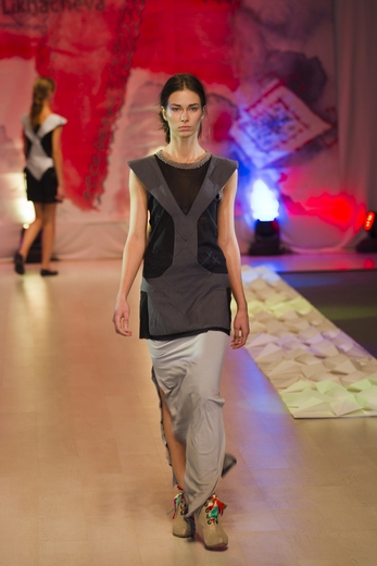 20101030 Lviv fashion week, Зинаида Лихачева. Коллекция сезона весна-лето 2011. Фотография предоставлена организаторами.