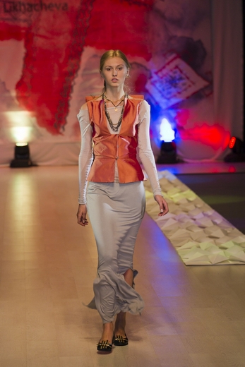 20101030 Lviv fashion week, Зинаида Лихачева. Коллекция сезона весна-лето 2011. Фотография предоставлена организаторами.