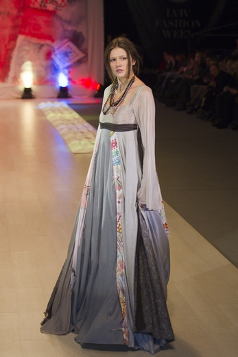 20101030 Lviv fashion week, Зинаида Лихачева. Коллекция сезона весна-лето 2011. Фотография предоставлена организаторами.