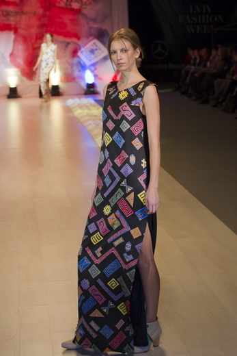 20101030 Lviv fashion week, Зинаида Лихачева. Коллекция сезона весна-лето 2011. Фотография предоставлена организаторами.