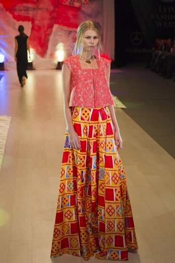 20101030 Lviv fashion week, Зинаида Лихачева. Коллекция сезона весна-лето 2011. Фотография предоставлена организаторами.