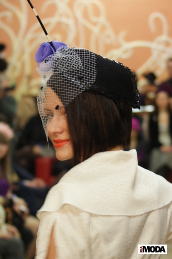 20111109 Салон «Дамский Шик». Показ коллекции Виолетты Литвиновой «Кодумаа» (сезон весна-лето 2011). Фотография Александра Кузнецова, ИА «РИА МОДА».