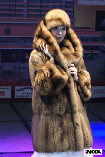 20091212 «Бал Ангела». Показ коллекций Ольги Егоровой и Ирины Белопуховой. Фотография Дэниела Андерсона, ИА «РИА МОДА»