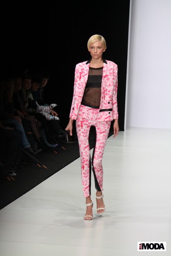 20111022 Mercedes-Benz Fashion Week Russia. Показ коллекции сезона весна-лето 2012 Costume National. Фотография Ивана Бурняшева, ИА «РИА МОДА».