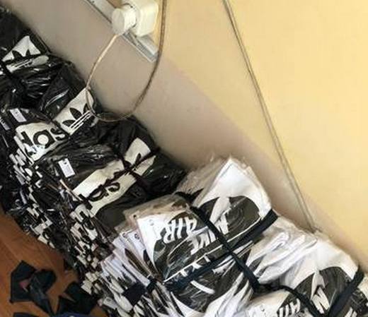 В Московском районе Харькова провели обыск в швейном цеху по производству «брендовой» одежды
