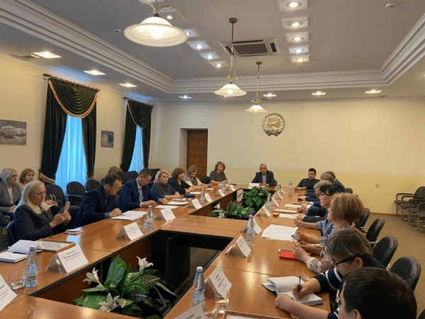 В Башкирии обсудили меры поддержки республиканского легпрома В Башкирии обсудили меры поддержки республиканского легпрома