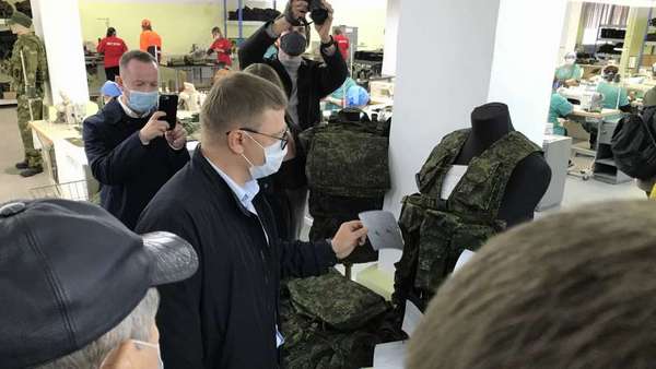Губернатор Челябинской области Алексей Текслер посетил бакальское предприятие «Легпром»