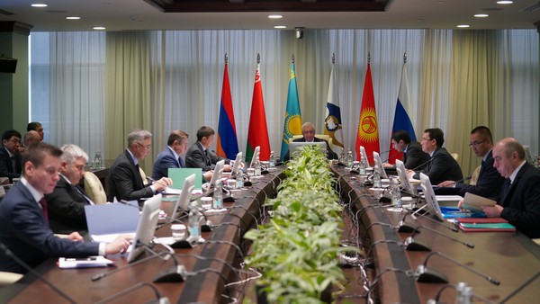 Коллегия ЕЭК оценит предложение РФ о снижении норм беспошлинного ввоза товаров для личного пользования Коллегия ЕЭК оценит предложение РФ о снижении норм беспошлинного ввоза товаров для личного пользования