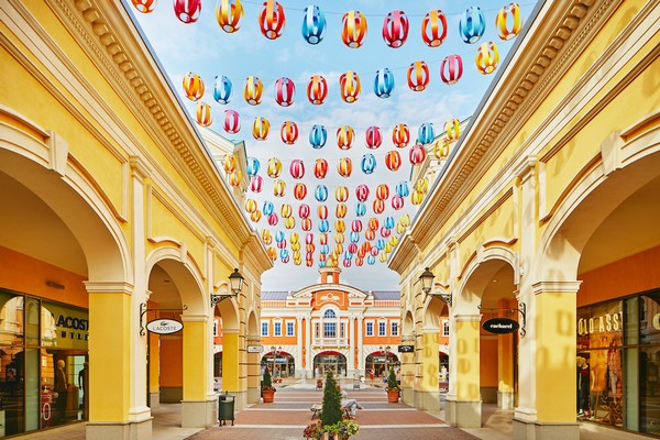 Посещаемость Outlet Village «Пулково» увеличилась на 20% в первую неделю после снятия ограничений Посещаемость Outlet Village «Пулково» увеличилась на 20% в первую неделю после снятия ограничений