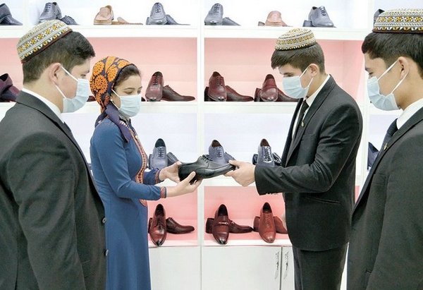 В Лебапе налажена новая линия по производству обуви под торговой маркой Ýelken В Лебапе налажена новая линия по производству обуви под торговой маркой Ýelken