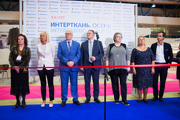 Ирина Иванова, Минпромторг: Наши производители радуют новыми инновационными товарами Ирина Иванова, Минпромторг: Наши производители радуют новыми инновационными товарами