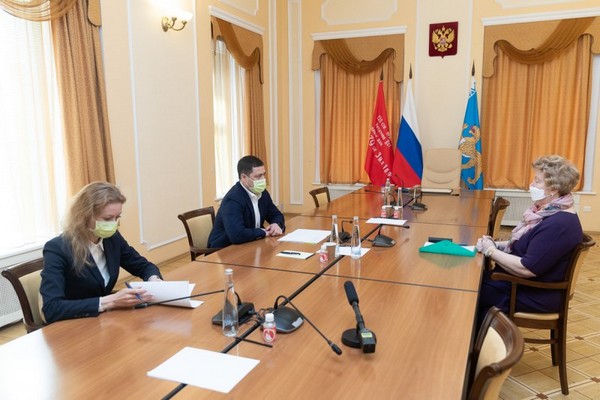Глава Псковской области предлагает включить легпром в список отраслей экономики, пострадавших от распространения COVID-19 Глава Псковской области предлагает включить легпром в список отраслей экономики, пострадавших от распространения COVID-19