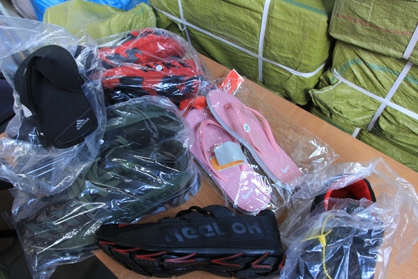 В Самарской области задержали партию контрафактной обуви из Казахстана