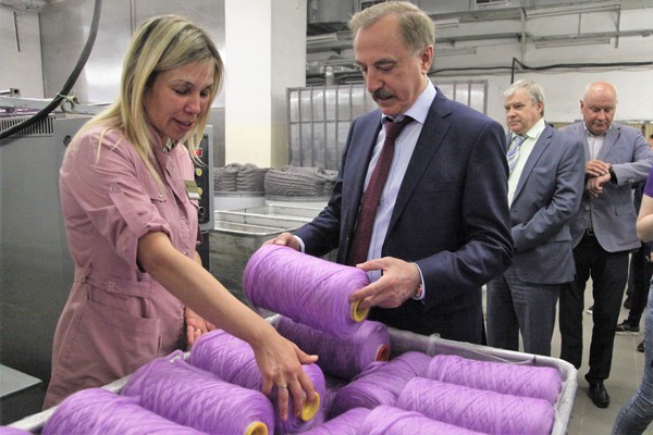 Глава городского округа Люберцы оценил качество продукции, выпускаемой «Пехорским текстилем»